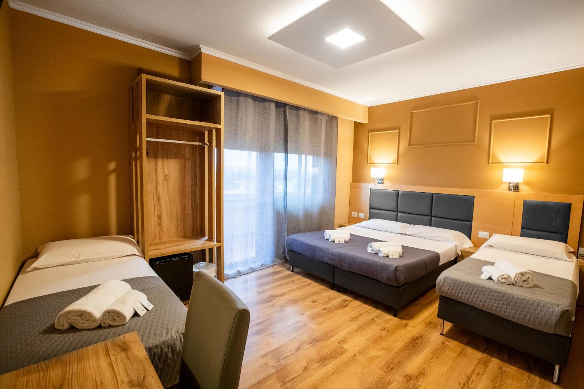 Eurhotel Florens Exteriör bild