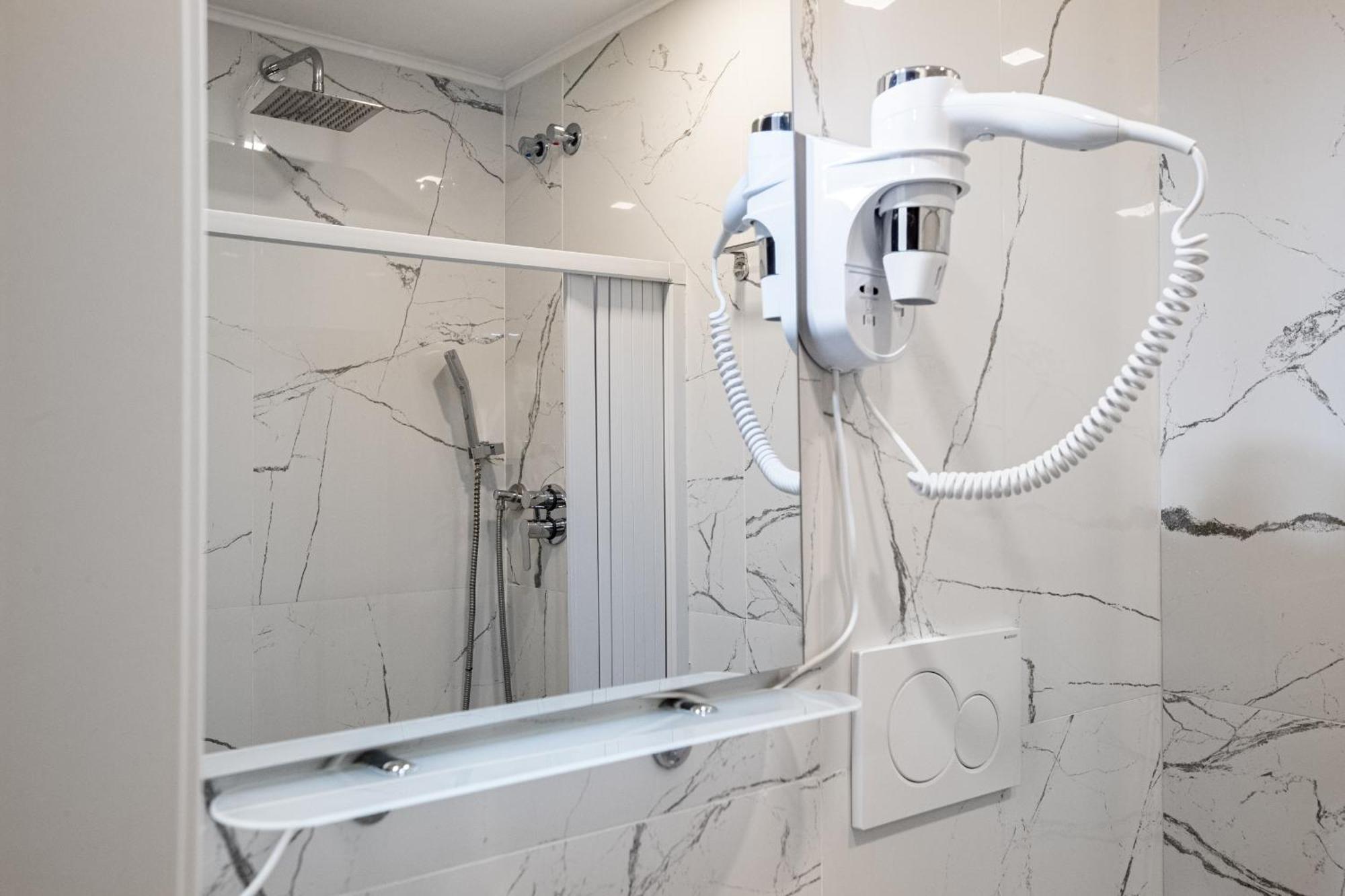 Eurhotel Florens Exteriör bild