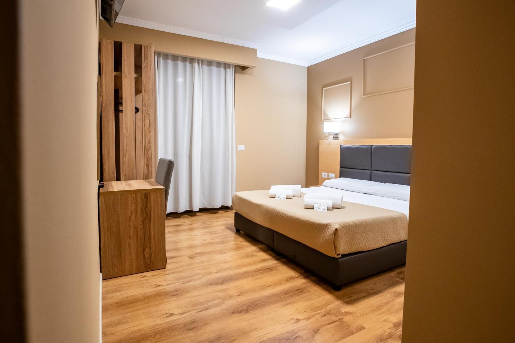 Eurhotel Florens Exteriör bild