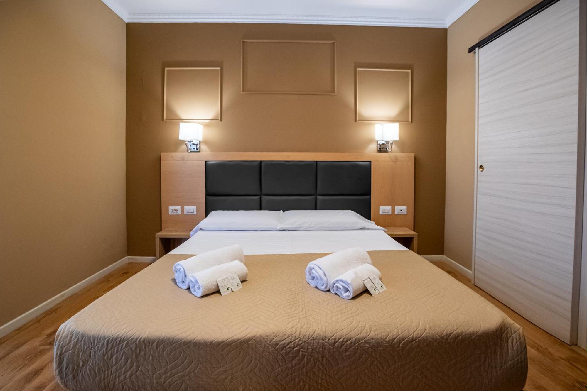 Eurhotel Florens Exteriör bild