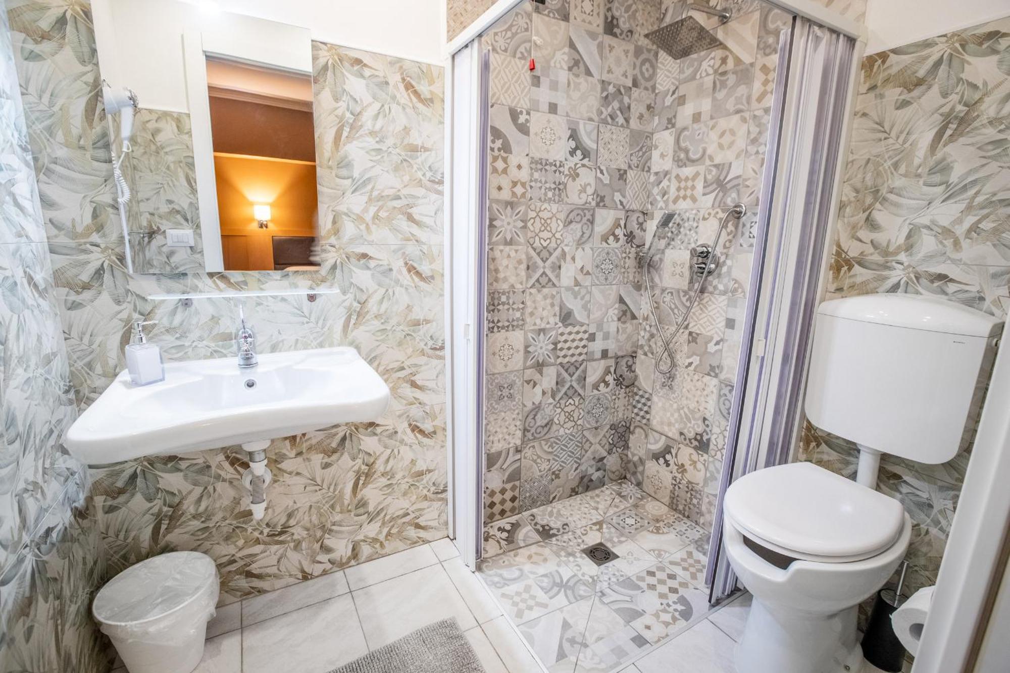 Eurhotel Florens Exteriör bild